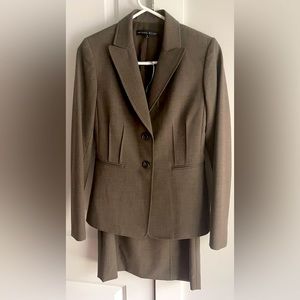 Antonio Melani 2 Piece Skirt Suit| Women’s Size 2| Greenish Gray| Like New